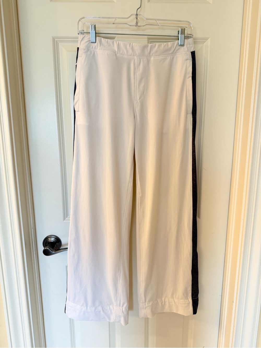 lululemon athletica White City Summer Wide-Leg Pants with Gray Side Panels - Picture 5 of 10